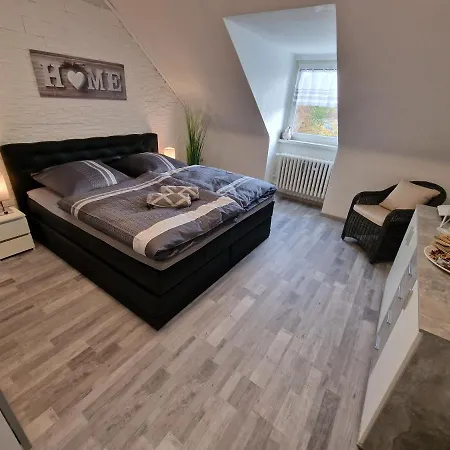Exklusives Dachgeschoss-apartment: Zentrales Mit Highspeed-internet * Kassel